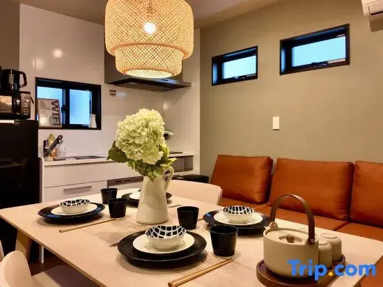 "Jiaguo" 2-9 people brand new single 3 floors 4 rooms 3 toilets 2 showers 1 living room 1 kitchen