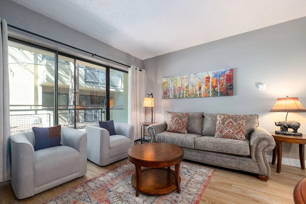 Edelweiss Haus 117 1 Bedroom Condo by RedAwning
