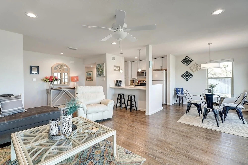 Chamingo 2 Bedroom Condo by Redawning