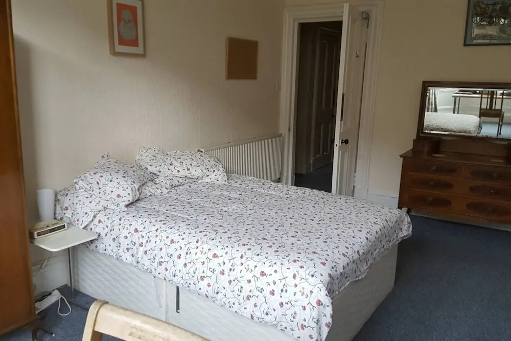 3 Bedroom City Flat in Edinburgh
