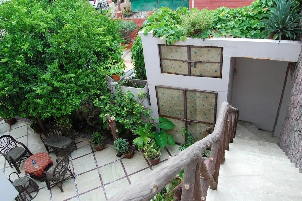 Sai Home Stay Bed & Breakfast