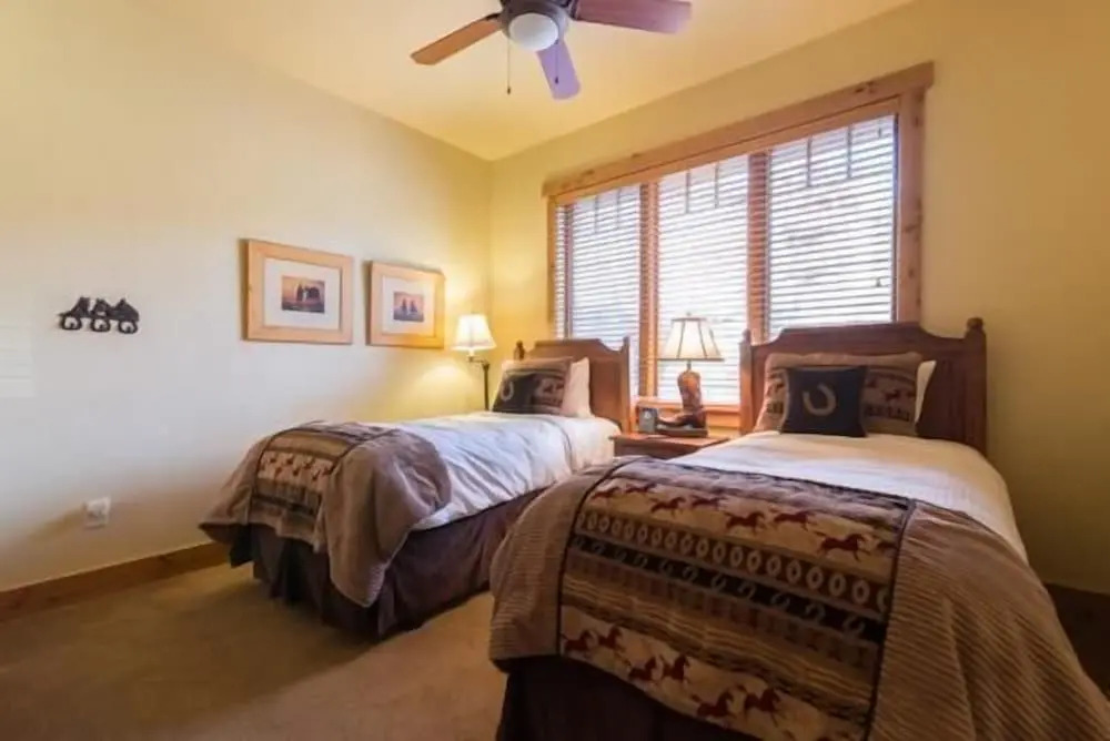 6106 Bear Lodge, Trappeur's Crossing Apartment 5