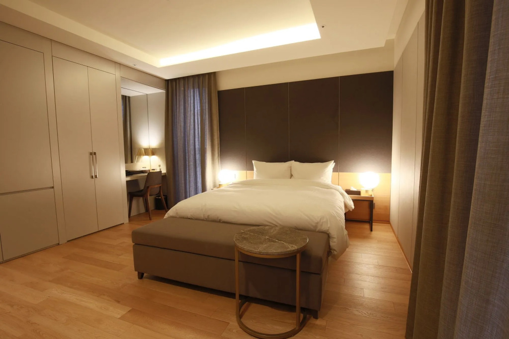 Hotel East9