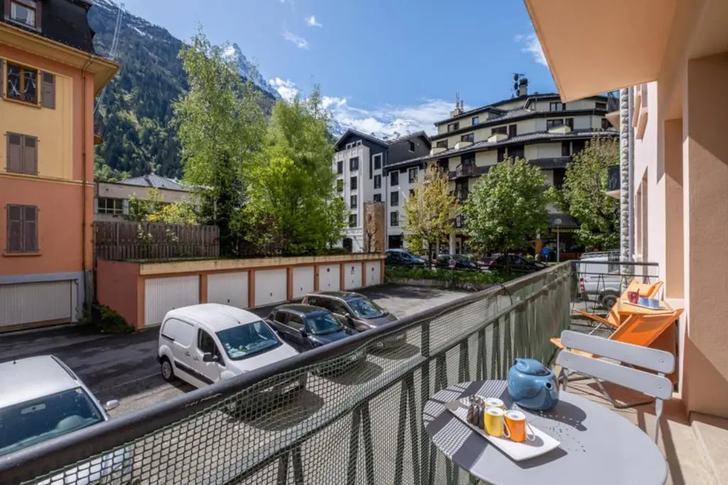 Warm Haven in Chamonix with Balcony