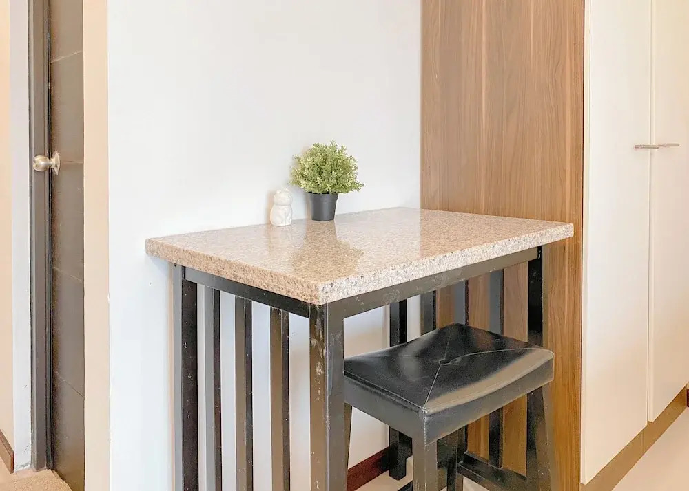 Restful And Cozy Studio Tamansari Semanggi Apartment