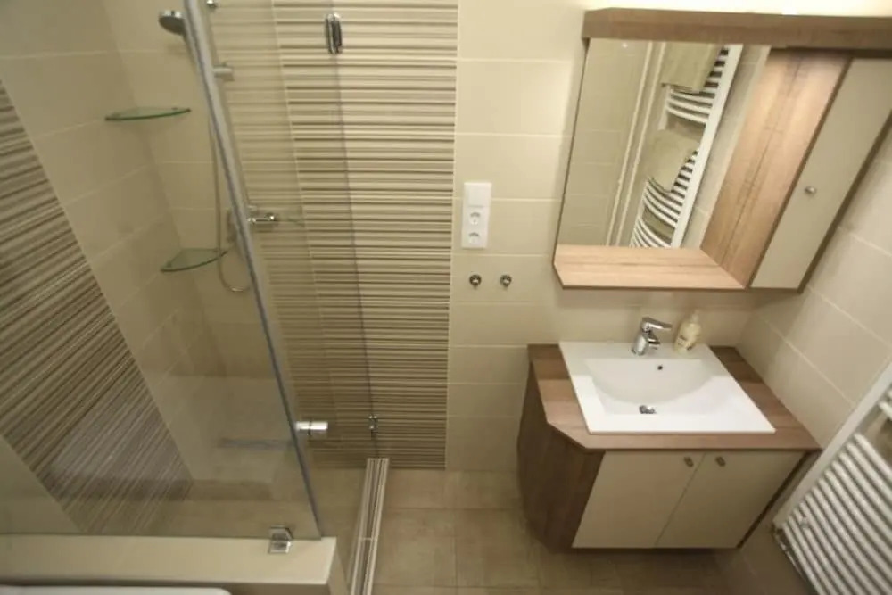 Dfive Apartments - Heroe's Expat