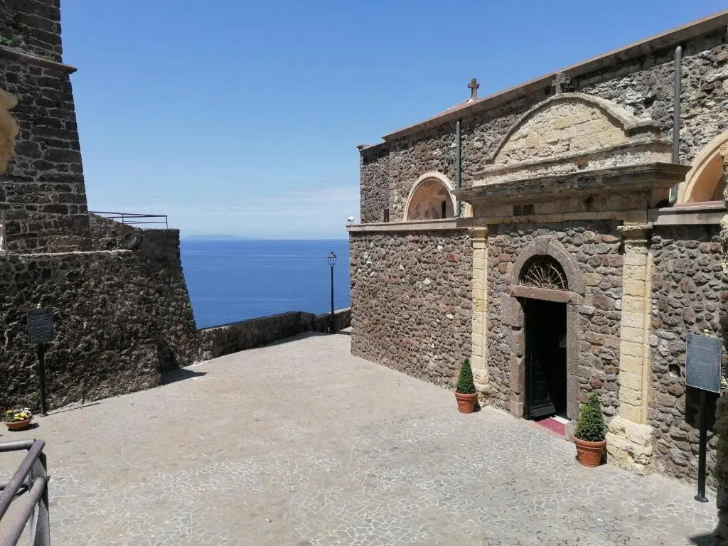 Esclusiva Dimora Storica nel cuore del Borgo Medievale---- Exclusive Historical House inside the Medieval Village
