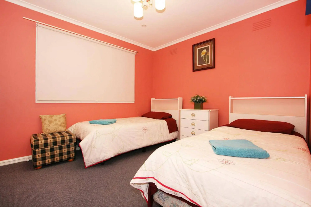 Roseland Holiday House
