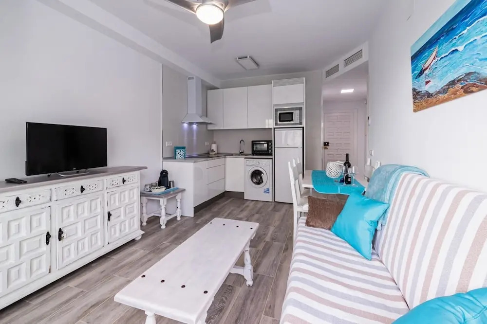 Benal Beach 121 - Modern First Line Beach 2BR Apartment in Benal Beach Resort.