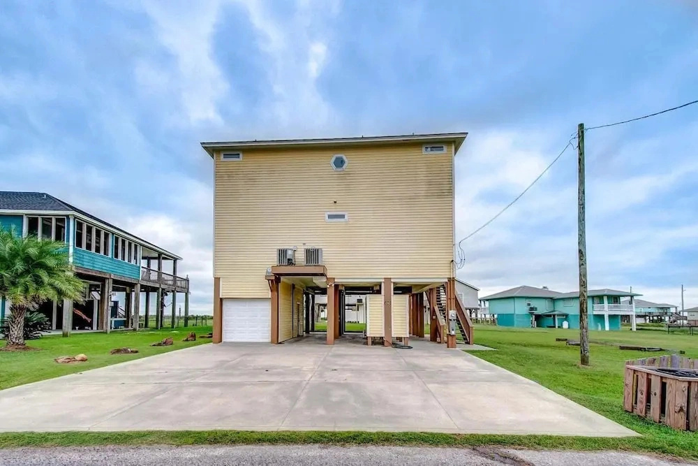 Oceanview 4 Bedroom Home