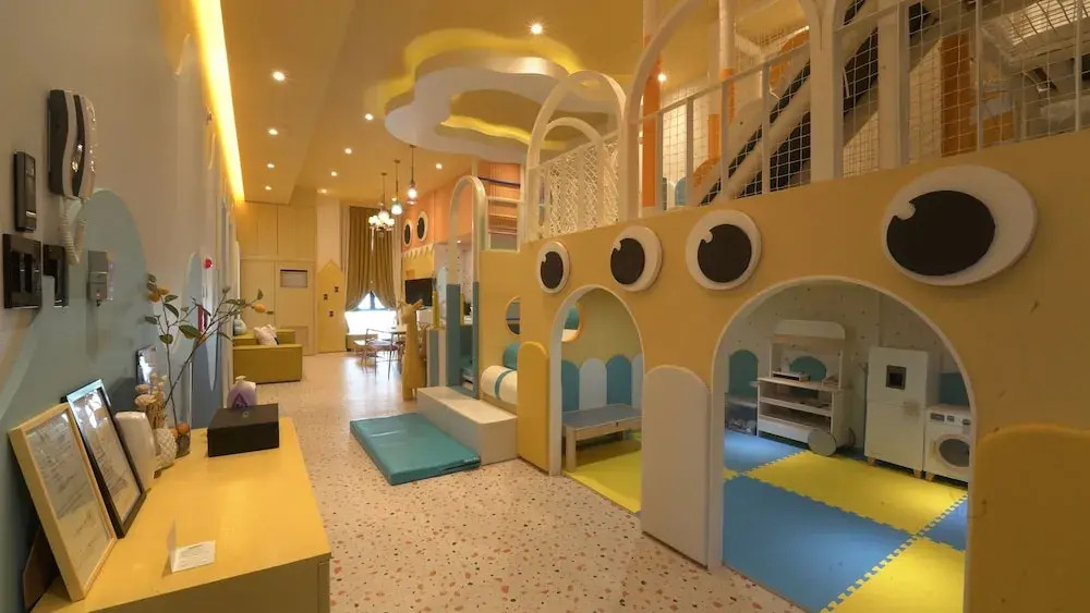 Almond Kids Poolvilla Nampo