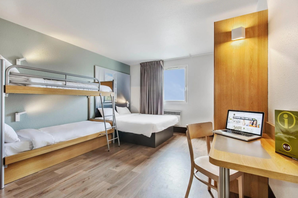 B&B HOTEL Lyon Grand Stade Meyzieu