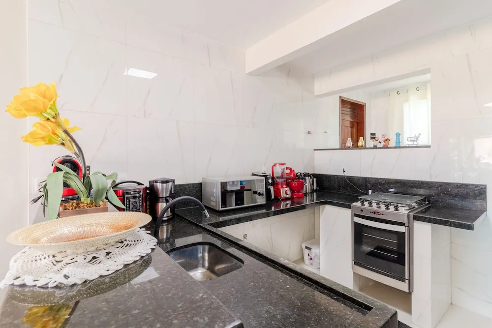 GB60 Excellent House 4 Suites