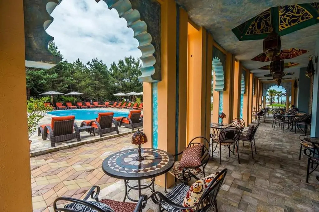 Dreamland Oasis of happiness