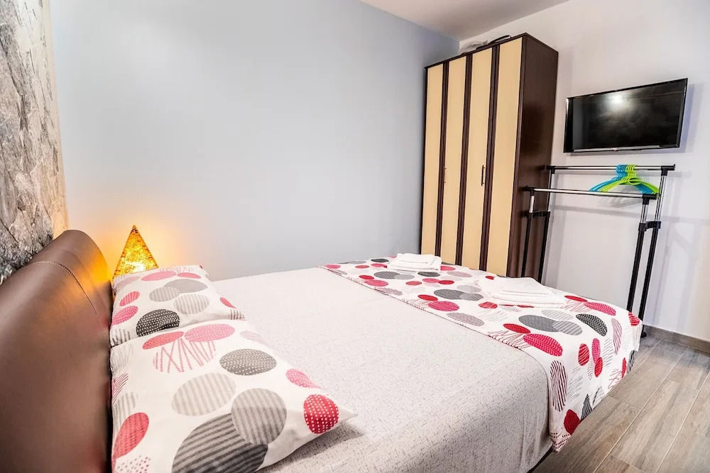 Modern apt Close to Znjan Beach, With big Terrace