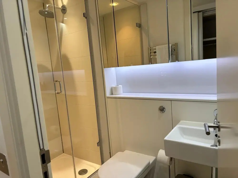 Stunning Park View Quartermile Apartment Close Proximity to Castle & University