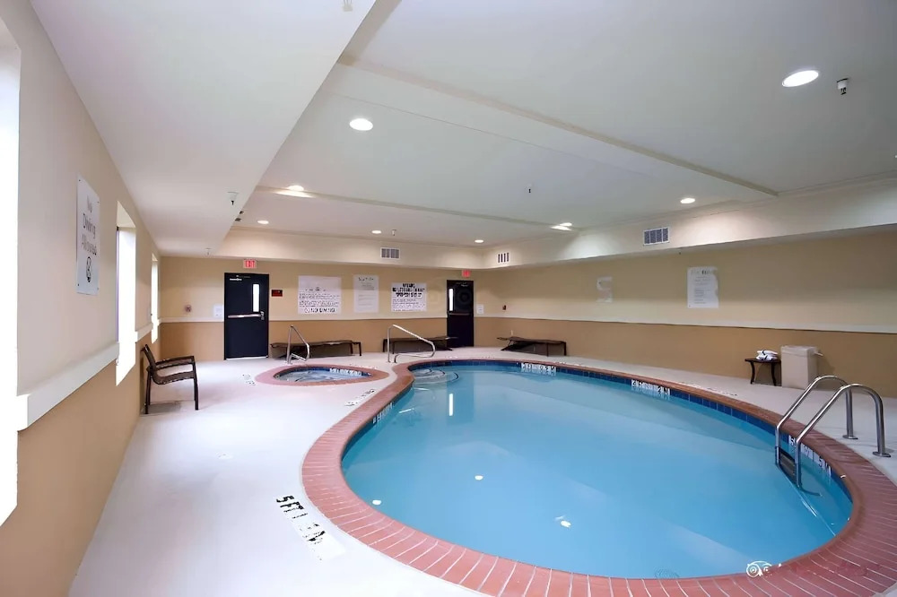 Holiday Inn Express Dallas Central Market Center