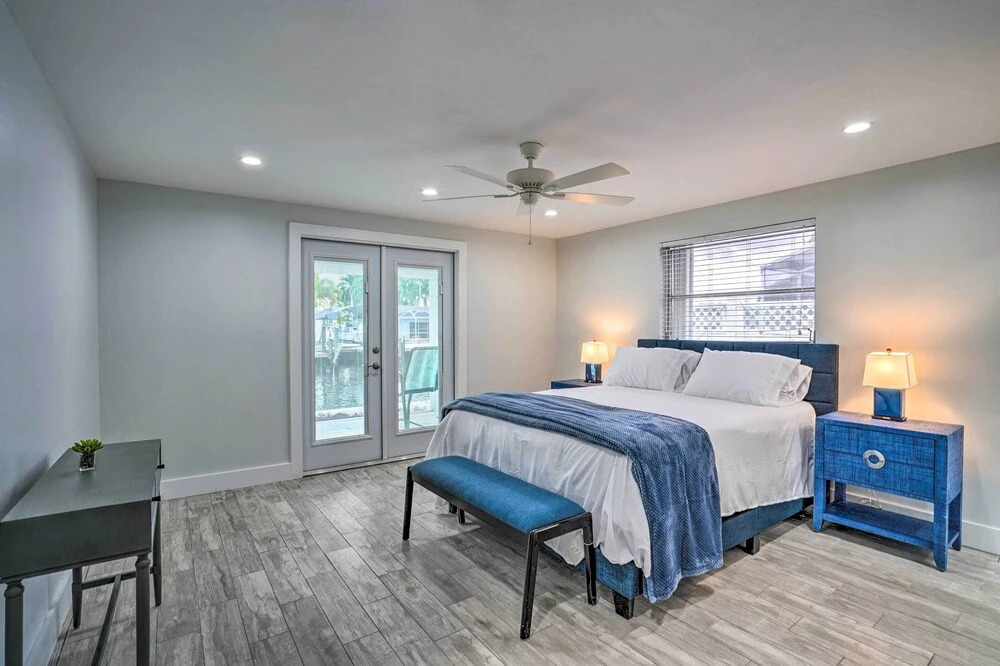Waterfront Matlacha Home w/ Hot Tub & Grill!