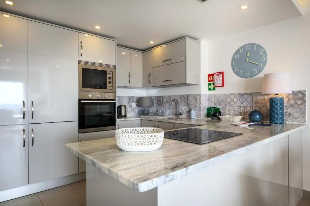 Waterside 3 Bedroom Sea View