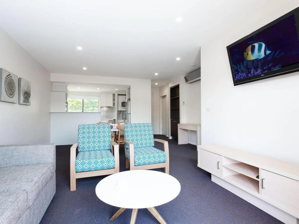 245 Pacific Blue 265 Sandy Point Rd air conditioned unit with resort facilities and linen supplied