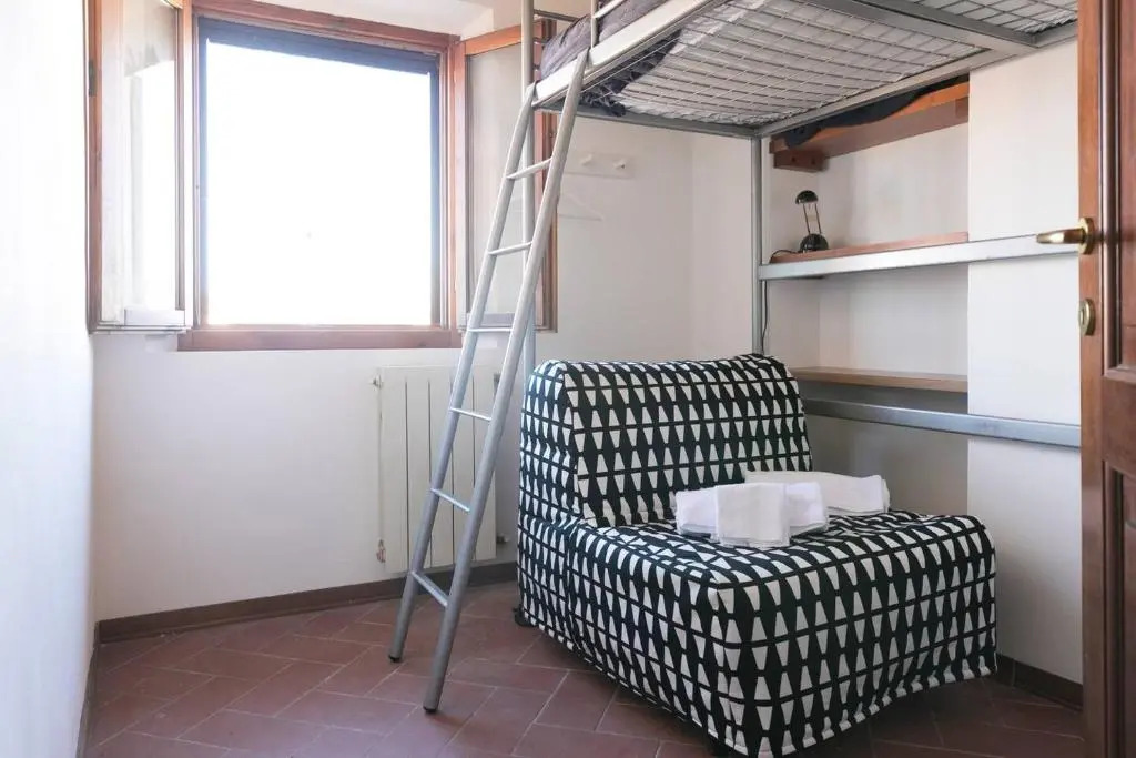 ALTIDO Apt for 6 with Lovely views 3 mins to Corso Italia