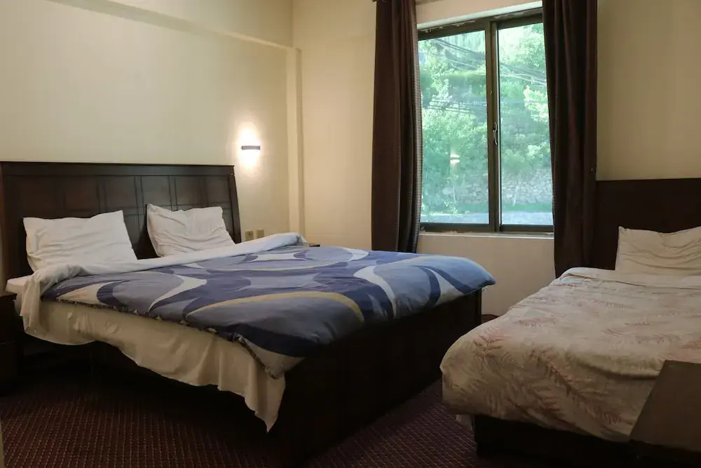 Hotel Hunza White House