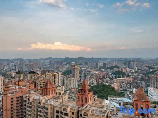Caiyun Chunxu · High-Altitude View City Homestay (Huaguoyuan White House Shopping Center Branch)