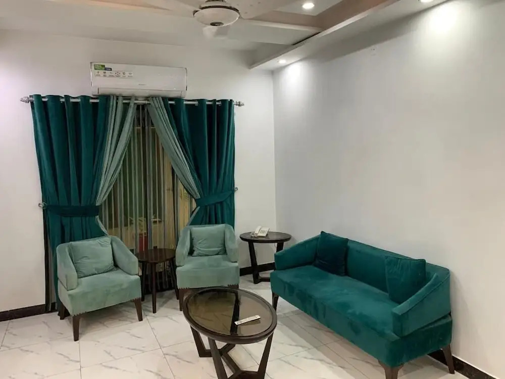 Bloom Family Suites