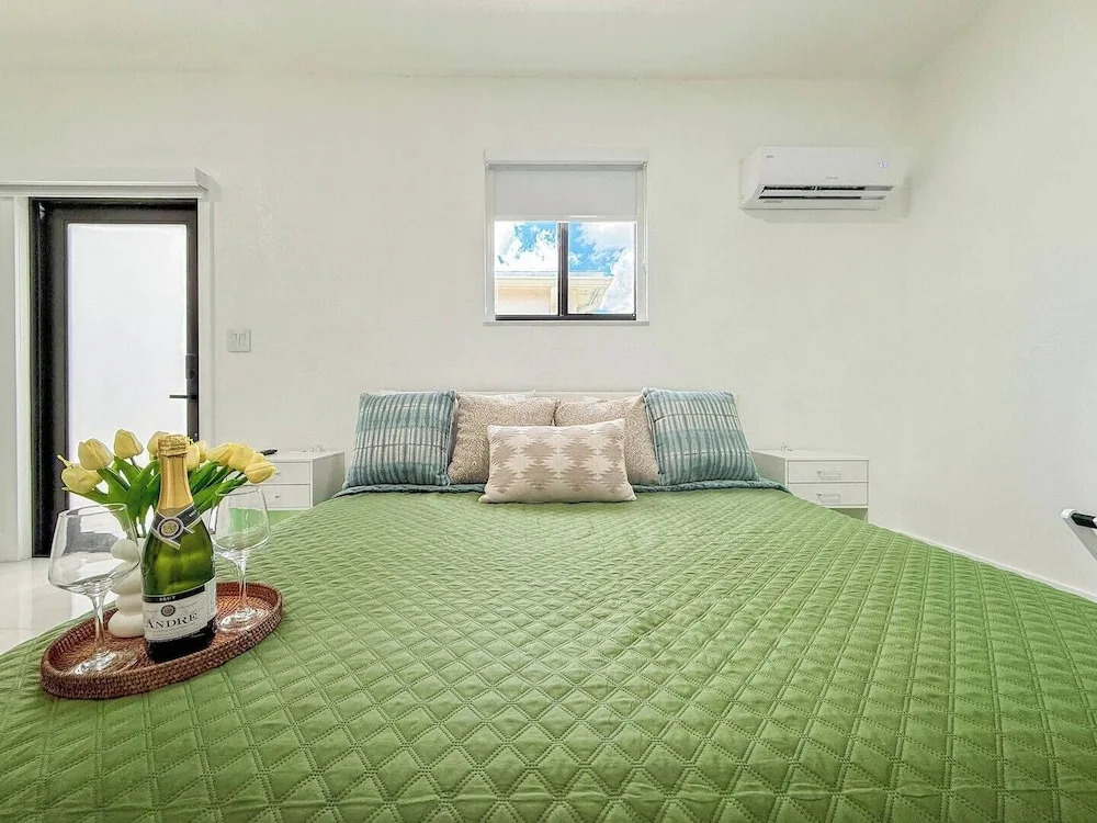 Luxury Suite Studio With Kitchen Spa Shower