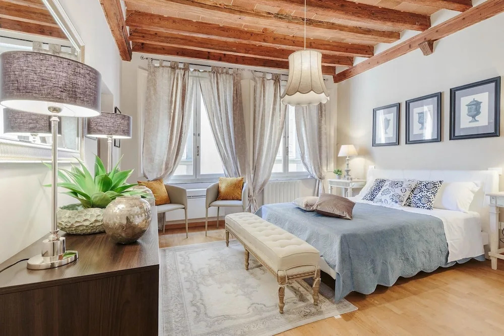 Casa Arias in Lucca With 2 Bedrooms and 1 Bathrooms