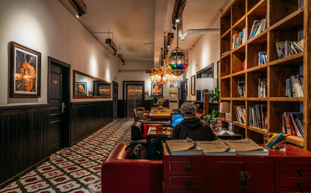 POSHPACKER - Chengdu Flipflop Hostel