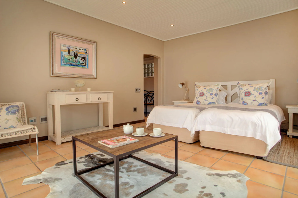 Abalone Guest Lodge
