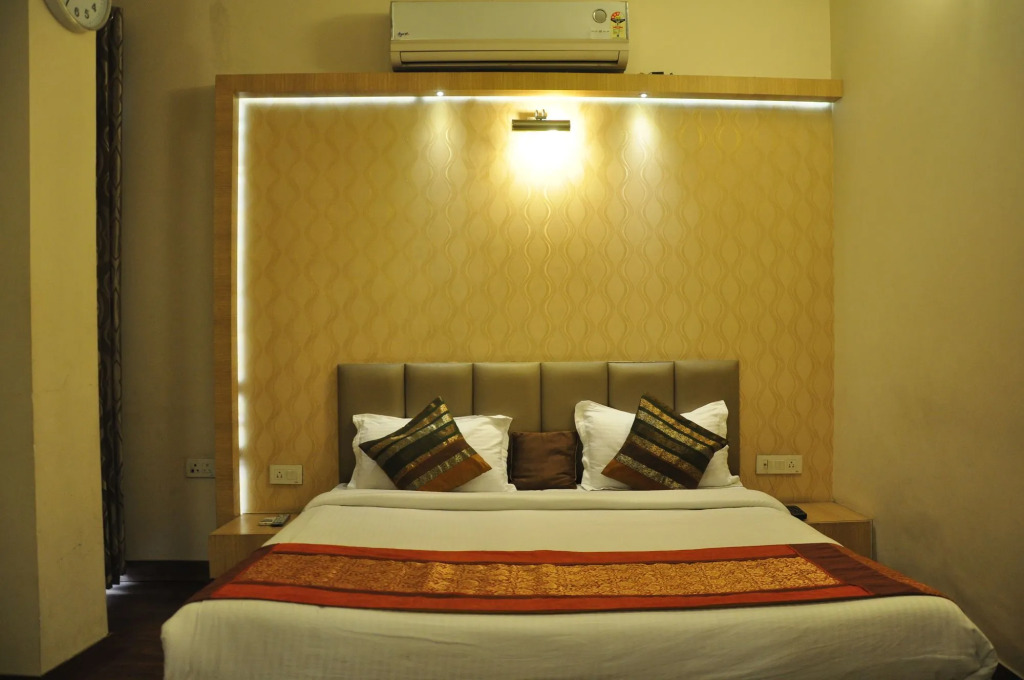 Hotel Mercury Inn by Sonachi