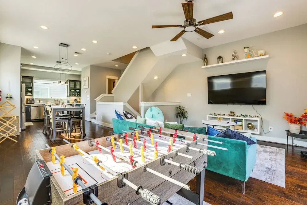 2 Mi to Dtwn: Modern Houston Home w/ Private Patio