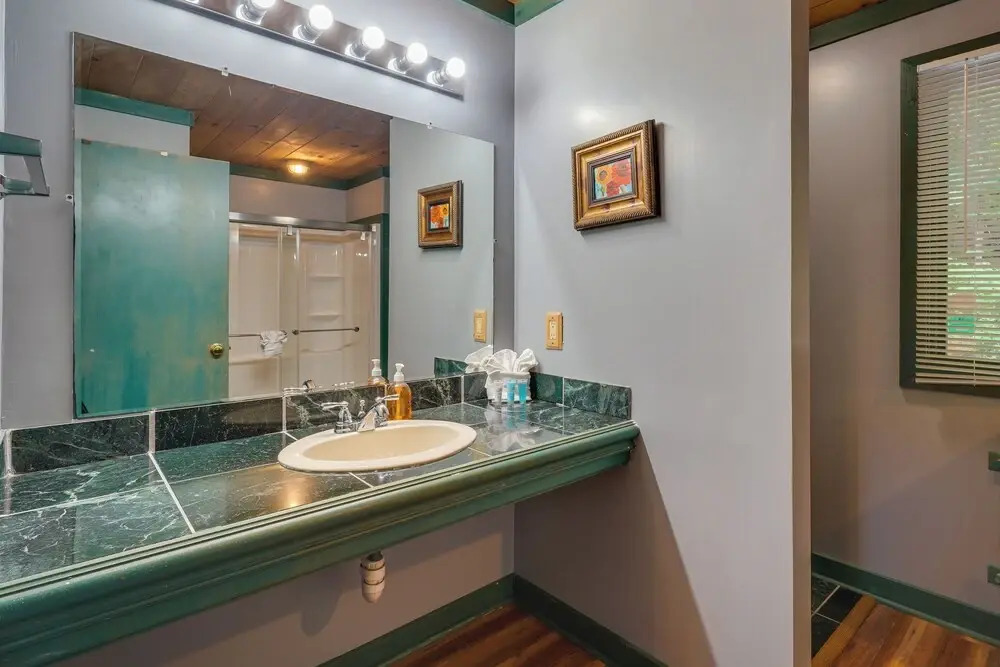 Gatlinburg Cabin Rental: 3 Mi to Downtown