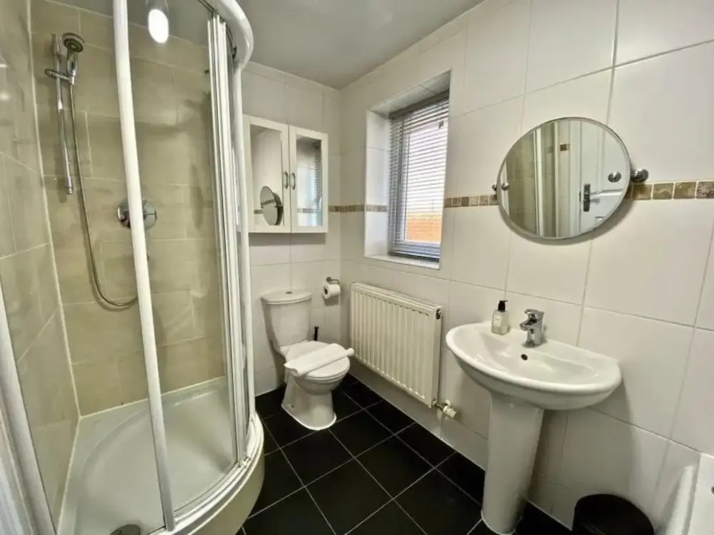 Detached Lakeland Cottage With Private hot tub