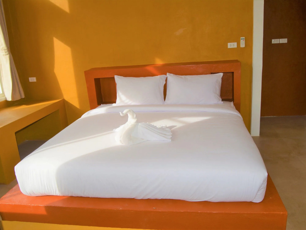 World Cat Beach & Resort เวิลด์แคท บีช แอนด์ รีสอร์ท