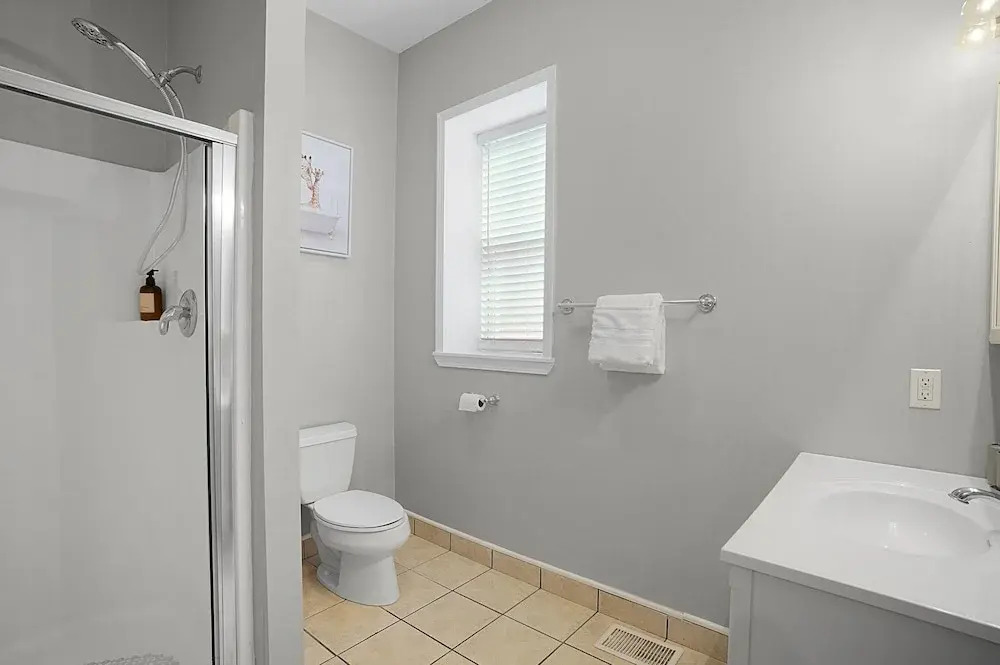 Spacious 3-Bedroom with King Bed