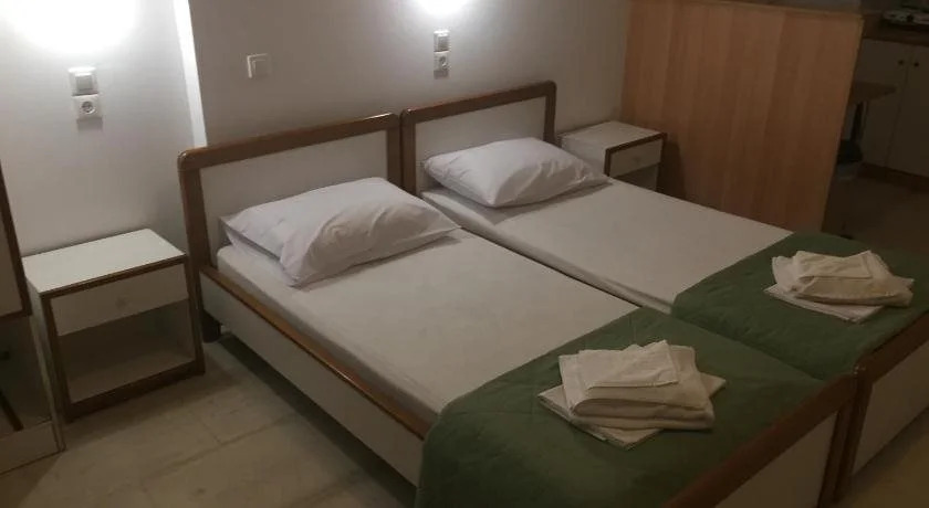 Lambrakis Studios & Apartments