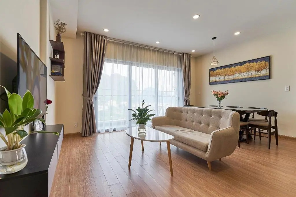 BunHomestay SPACIOUS 4 Bedroom CITY&SEA View 1 min walk to SEA