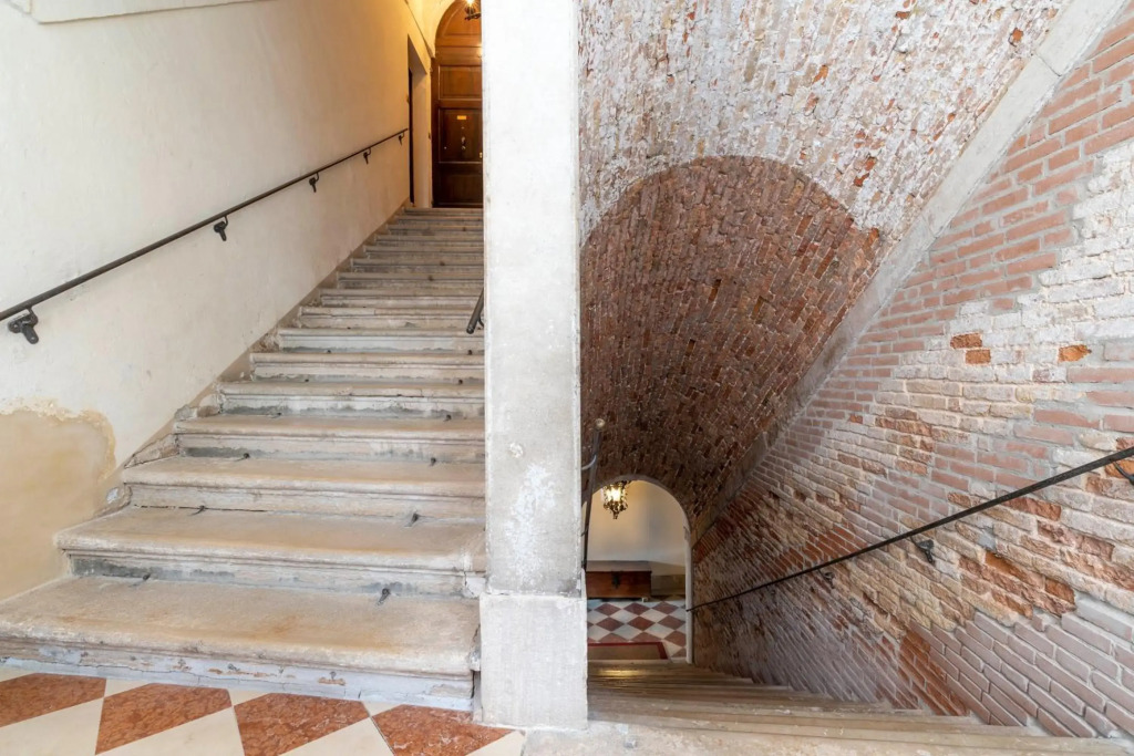Ca’ Cappello Venetian Apartment M02074212072