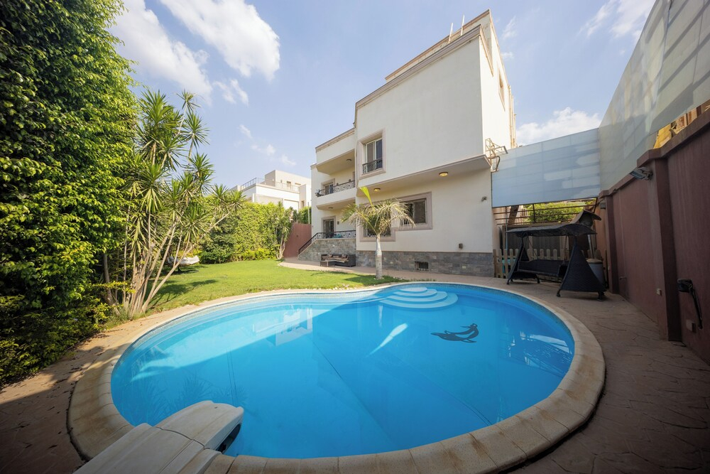Villa with private pool and garden