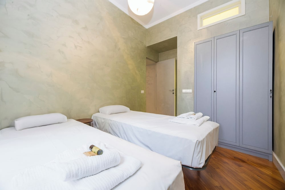 Spacious flat with Balcony