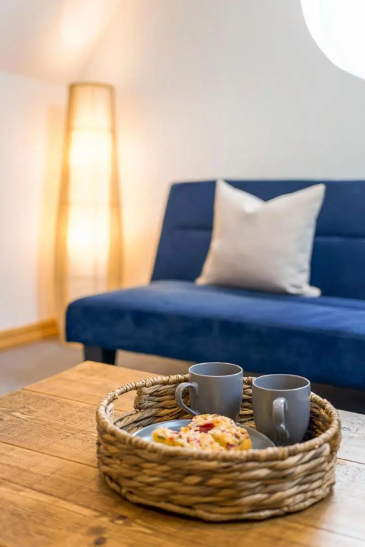 Large, newly renovated, three bedroom town centre duplex apartment with free parking, sleeps seven - Walking distance to beach