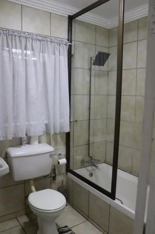 Stay at Home Airport Lodge