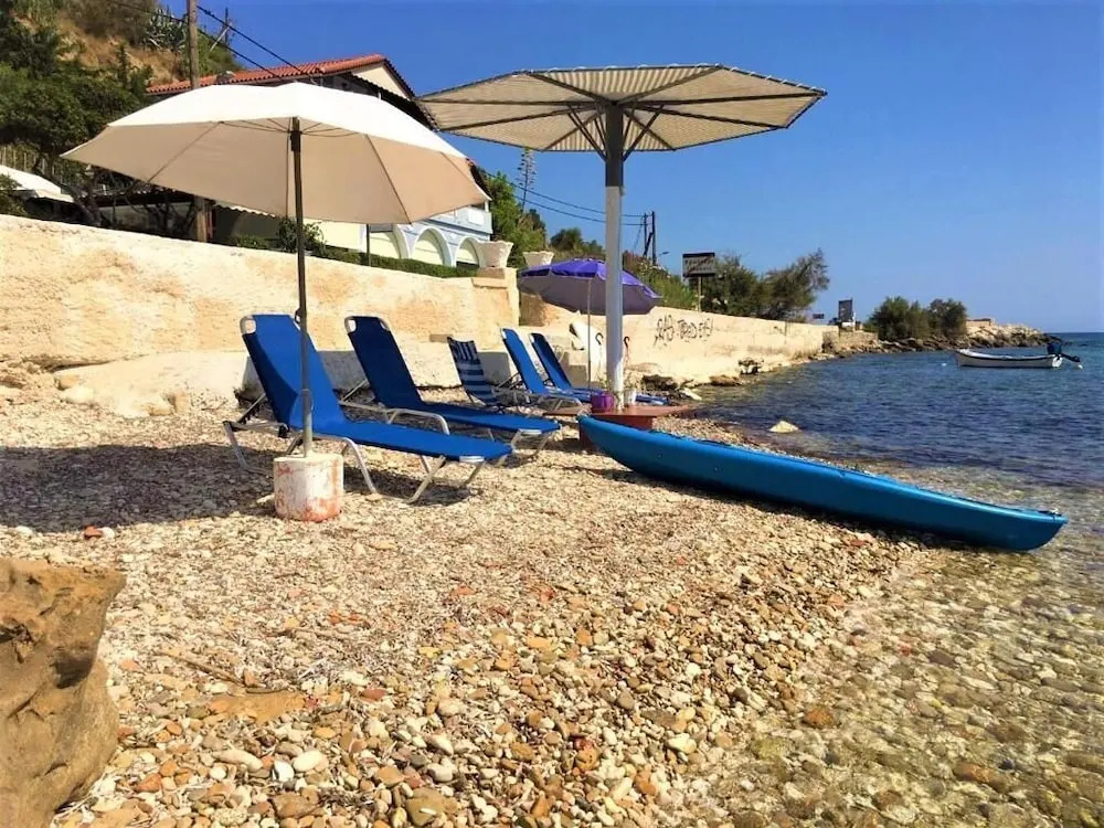 Elenas Seafront Deluxe Studios