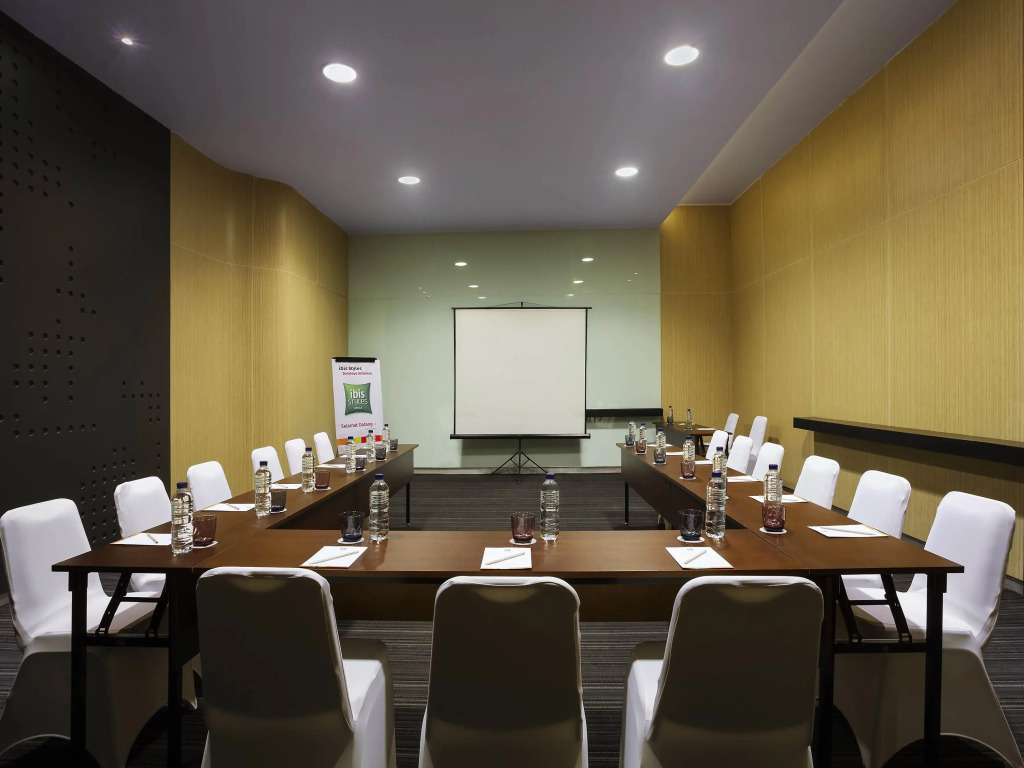 The Southern Hotel Surabaya Formerly Ibis Styles Surabaya Jemursari