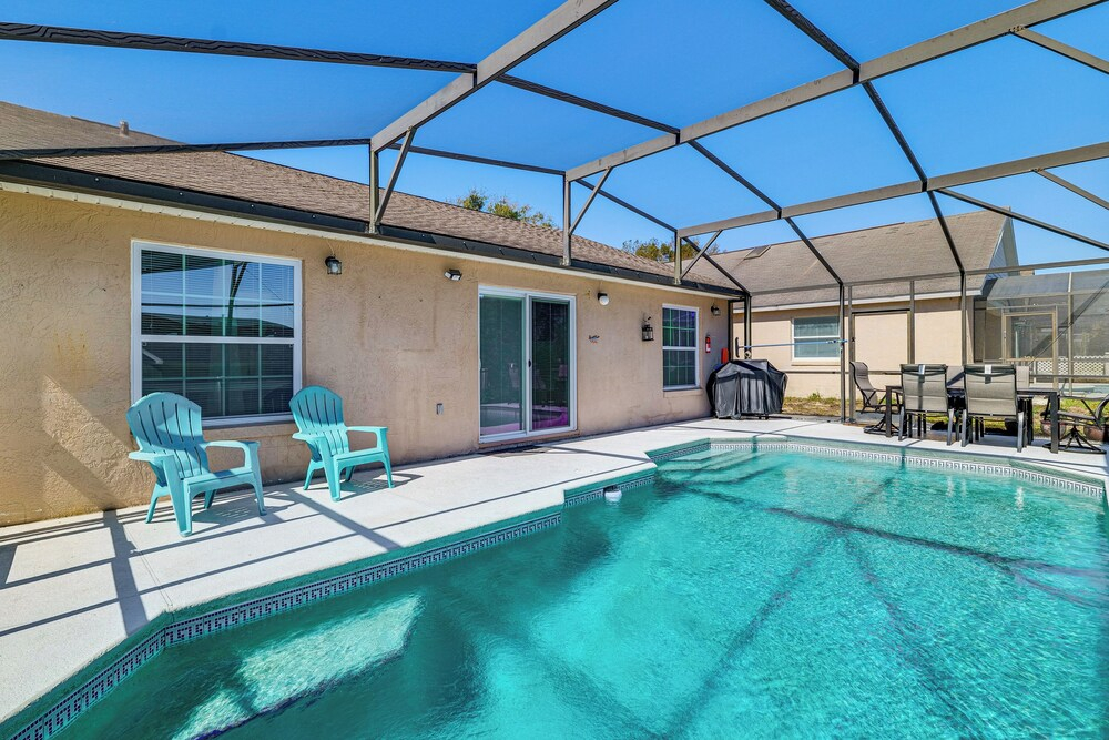 5 Mi to Disney: Renovated Group Getaway, Game Room
