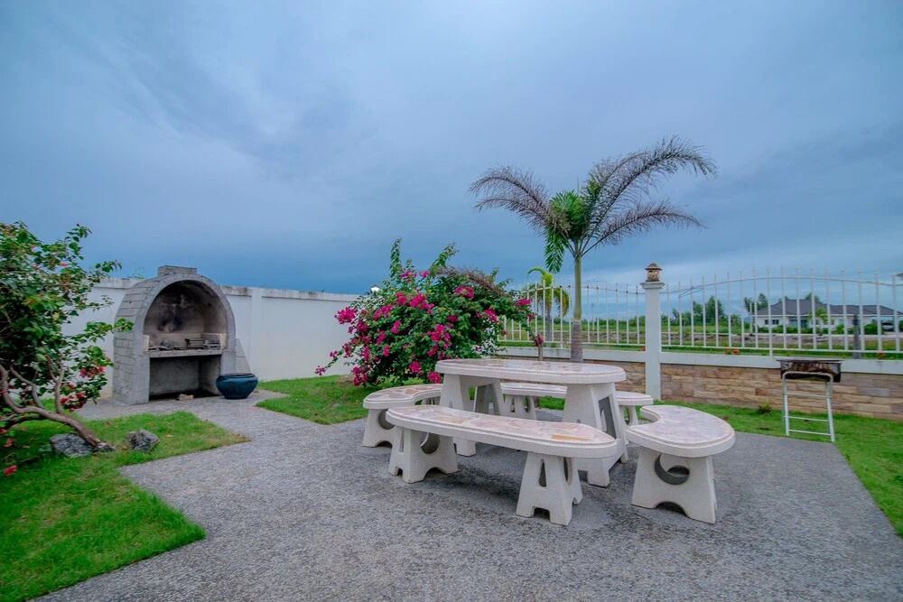 Baan Lake Hill Party Pool Villa