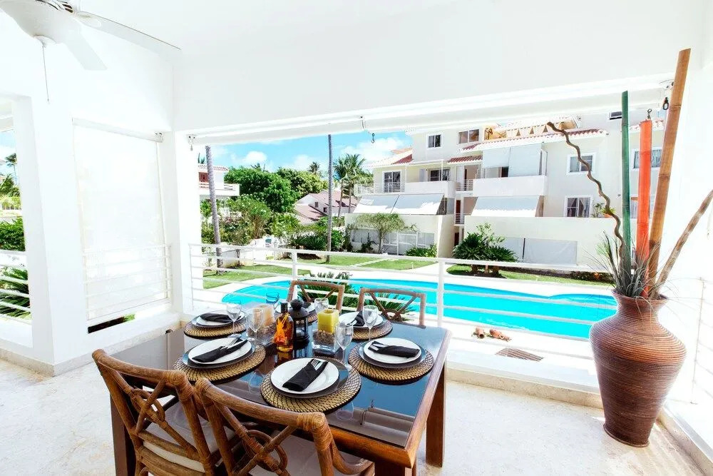 Las Terrazas VIP Pool Beach Club & Spa